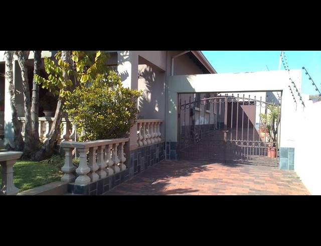 4 BEDROOM HOUSE FOR SALE IN THE HILL